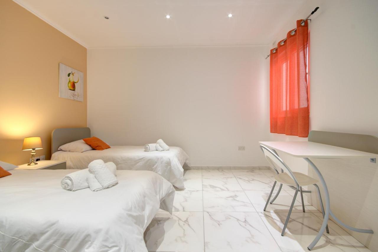 Beachfront Pretty Holiday Home Mellieħa Εξωτερικό φωτογραφία