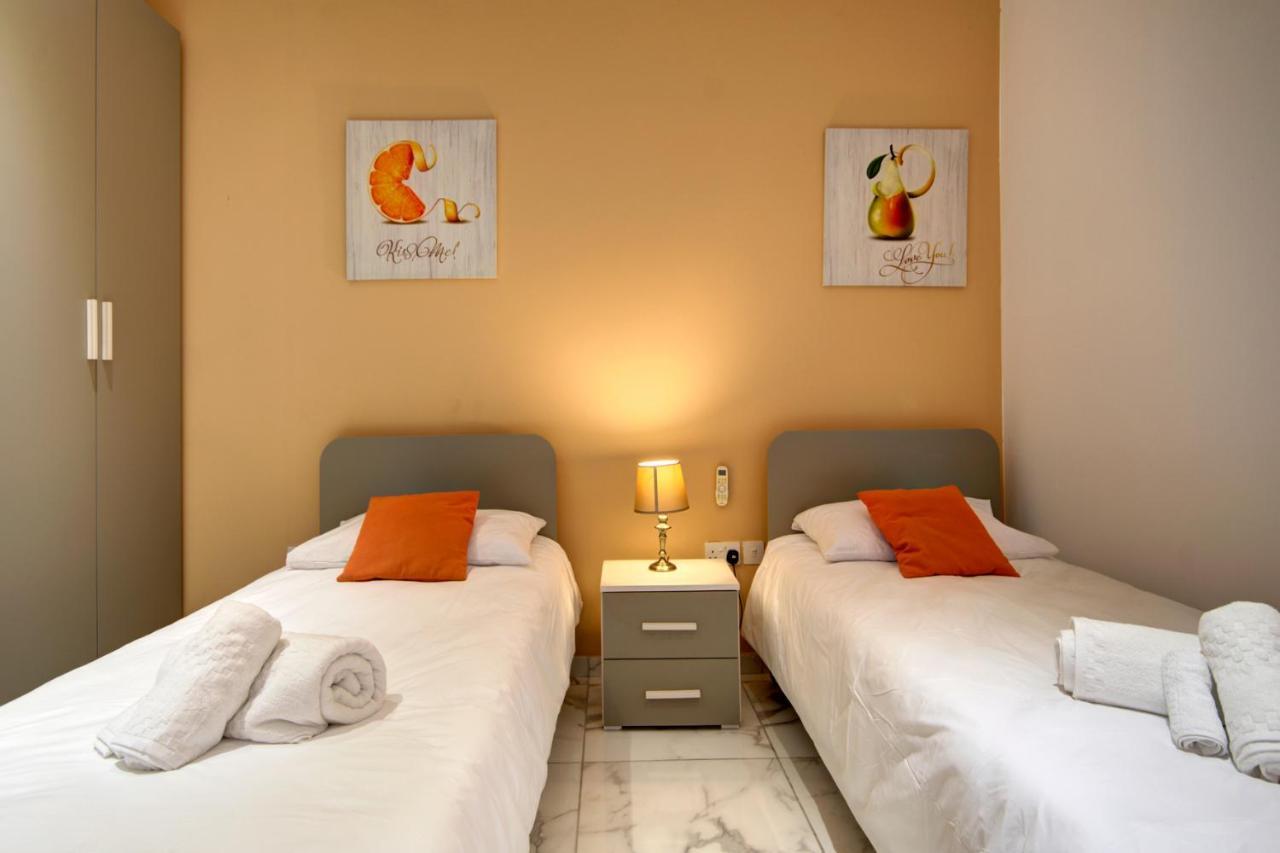 Beachfront Pretty Holiday Home Mellieħa Εξωτερικό φωτογραφία
